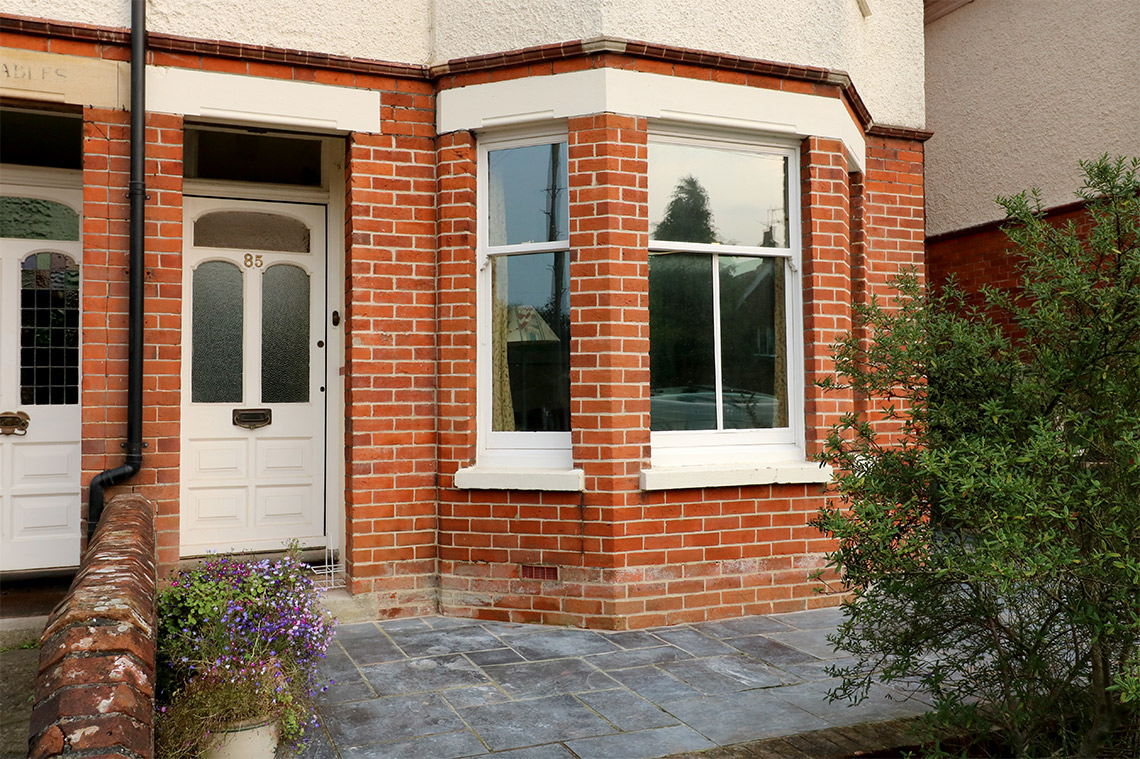 Edwardian bay wndow lime mortar repointing romsey